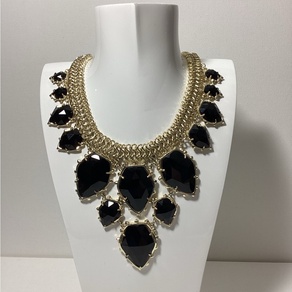 Gretchen, gold, black onyx